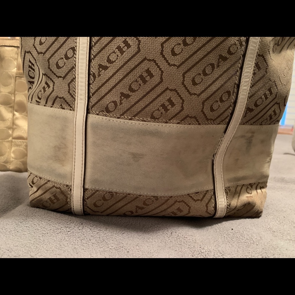 Authentic coach handbag - Picture 3 of 3